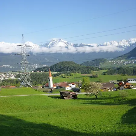 アパート Adele アルツル・イム・ピッツタール